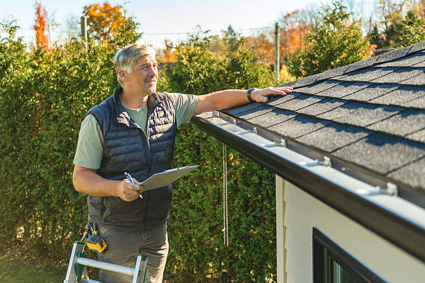 Professional Roofing technician working in Grayville, IL